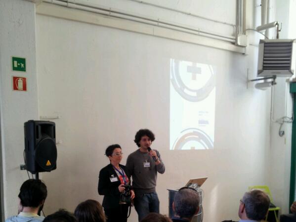 #arduinod14 presso @wemakecc Milano http://t.co/8l…